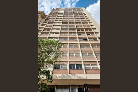 Apartamento à venda com 79m², 2 quartos e sem vaga Apartamento à venda com 79m², 2 quartos e sem vagaFachada