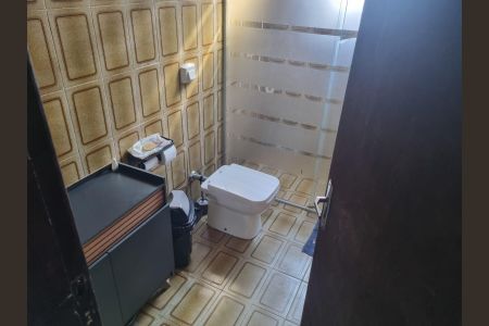 Casa à venda com 70m², 3 quartos e 4 vagas Casa à venda com 70m², 3 quartos e 4 vagasBanheiro