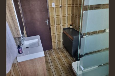 Casa à venda com 70m², 3 quartos e 4 vagas Casa à venda com 70m², 3 quartos e 4 vagasBanheiro
