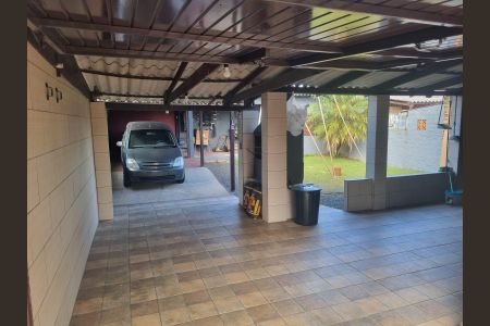 Casa à venda com 70m², 3 quartos e 4 vagas Casa à venda com 70m², 3 quartos e 4 vagasÁrea Externa