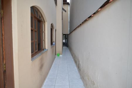 Casa à venda com 180m², 3 quartos e 2 vagasQuintal