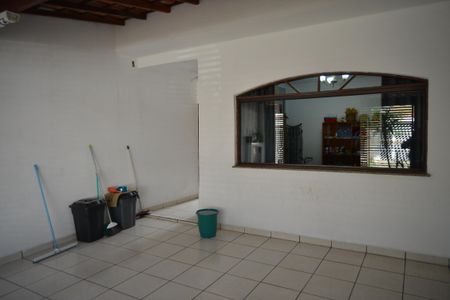 Casa à venda com 180m², 3 quartos e 2 vagasGaragem