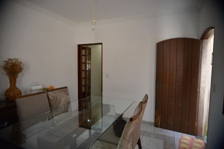 Casa à venda com 180m², 3 quartos e 2 vagasCozinha