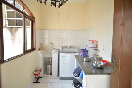 Casa à venda com 180m², 3 quartos e 2 vagasÁrea de Serviço