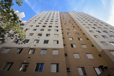 Apartamento à venda com 42m², 2 quartos e 1 vaga Apartamento à venda com 42m², 2 quartos e 1 vagaFachada