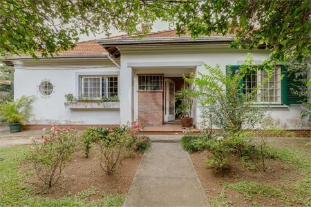 Casa à venda com 200m², 4 quartos e 6 vagas