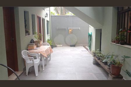Casa de condomínio à venda com 250m², 3 quartos e 3 vagas