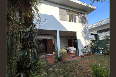 Casa à venda com 298m², 5 quartos e 4 vagas