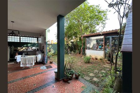 Casa à venda com 298m², 5 quartos e 4 vagas