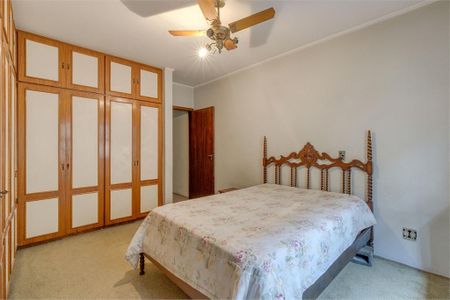 Casa à venda com 329m², 4 quartos e 3 vagas