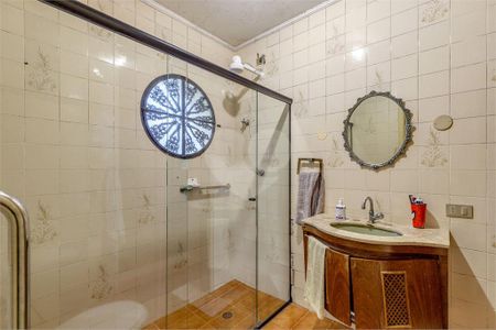 Casa à venda com 329m², 4 quartos e 3 vagas