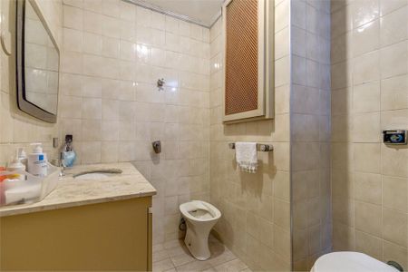 Casa à venda com 329m², 4 quartos e 3 vagas