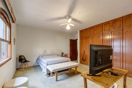 Casa à venda com 329m², 4 quartos e 3 vagas