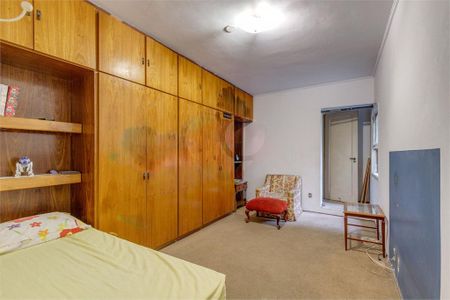Casa à venda com 329m², 4 quartos e 3 vagas