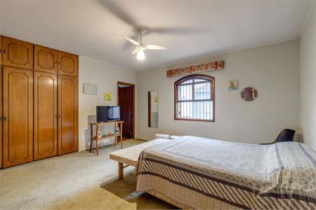 Casa à venda com 329m², 4 quartos e 3 vagas