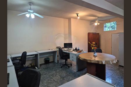 Casa à venda com 380m², 4 quartos e 2 vagas
