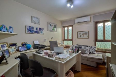 Casa à venda com 300m², 3 quartos e 3 vagas