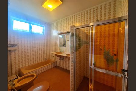 Casa à venda com 304m², 3 quartos e 6 vagas
