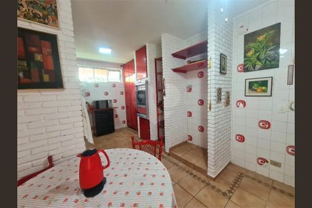 Casa à venda com 304m², 3 quartos e 6 vagas
