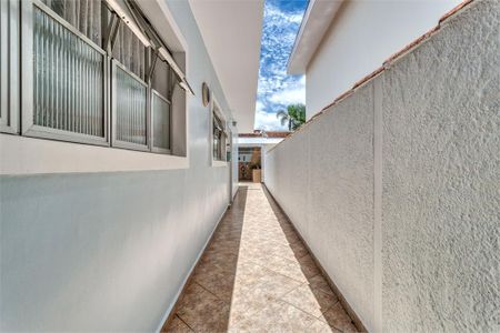 Casa à venda com 220m², 3 quartos e 2 vagas