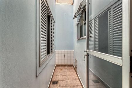 Casa à venda com 220m², 3 quartos e 2 vagas