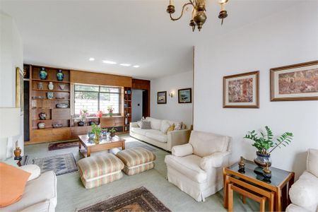 Casa à venda com 255m², 3 quartos e 4 vagas