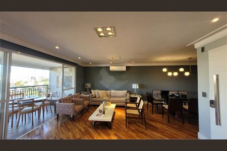 Apartamento à venda com 185m², 3 quartos e 3 vagas