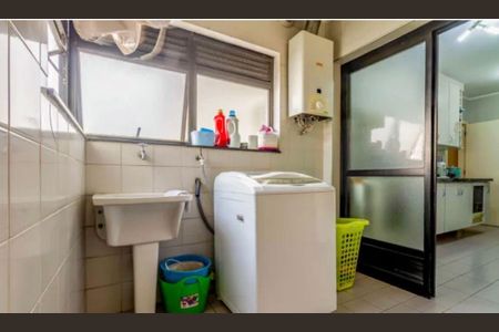 Apartamento para alugar com 118m², 3 quartos e 3 vagas Apartamento para alugar com 118m², 3 quartos e 3 vagasLavanderia