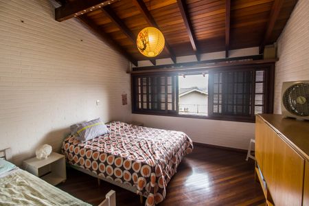 Casa à venda com 480m², 4 quartos e 4 vagasSuíte 2