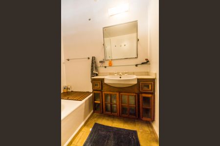 Casa à venda com 480m², 4 quartos e 4 vagasBanheiro da Suíte 2