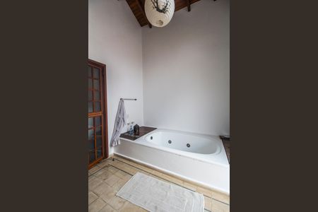 Casa à venda com 480m², 4 quartos e 4 vagasBanheiro da Suíte 1