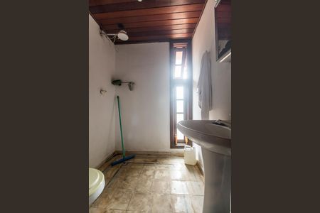 Casa à venda com 480m², 4 quartos e 4 vagasBanheiro de serviço