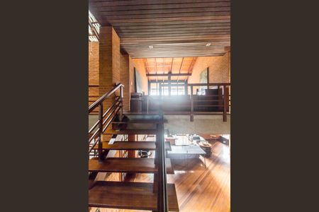 Casa à venda com 480m², 4 quartos e 4 vagasEscada