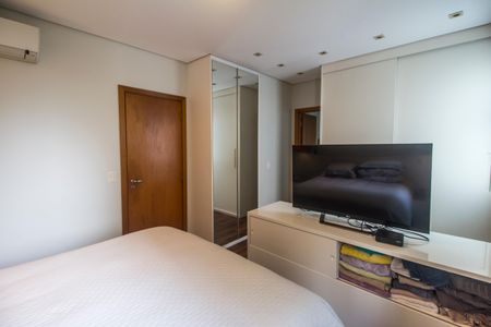 Apartamento à venda com 122m², 3 quartos e 2 vagasSuíte 2