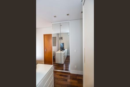 Apartamento à venda com 122m², 3 quartos e 2 vagasSuíte 2