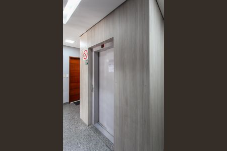 Apartamento à venda com 65m², 2 quartos e 1 vagaElevador