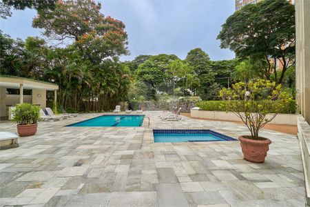Apartamento à venda com 187m², 3 quartos e 1 vaga