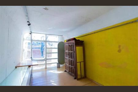 Casa de condomínio à venda com 258m², 4 quartos e 3 vagas