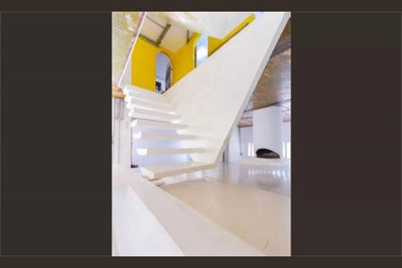 Casa de condomínio à venda com 258m², 4 quartos e 3 vagas