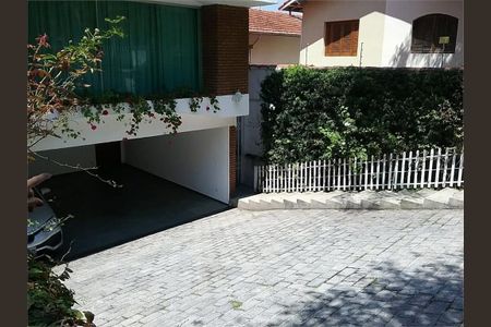 Casa à venda com 304m², 3 quartos e 2 vagas