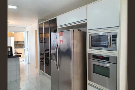 Apartamento à venda com 243m², 4 quartos e 4 vagas