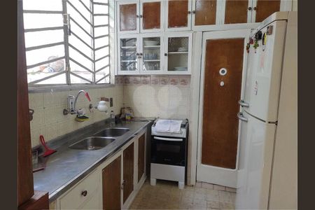 Casa de condomínio à venda com 239m², 5 quartos e 2 vagas