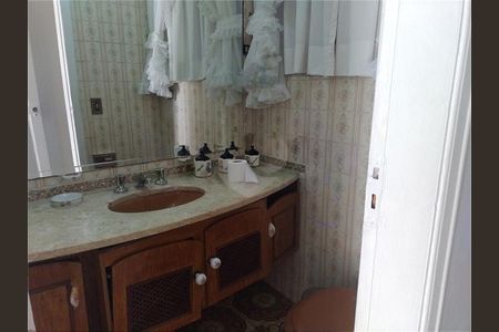 Casa de condomínio à venda com 239m², 5 quartos e 2 vagas