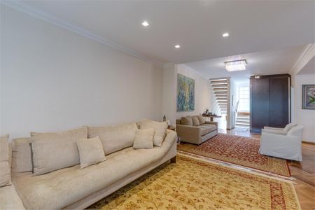 Casa à venda com 276m², 3 quartos e 4 vagas