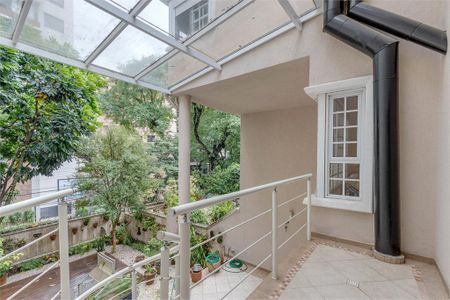 Casa à venda com 276m², 3 quartos e 4 vagas