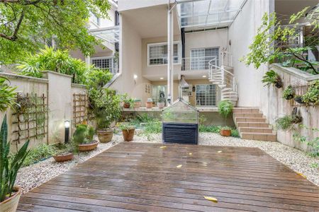 Casa à venda com 276m², 3 quartos e 4 vagas