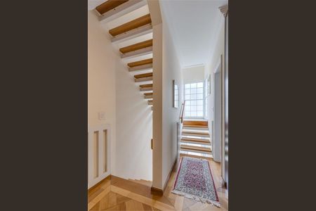 Casa à venda com 276m², 3 quartos e 4 vagas