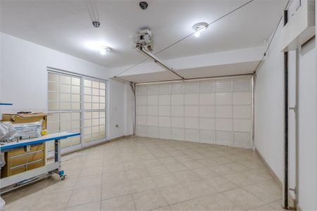 Casa à venda com 276m², 3 quartos e 4 vagas