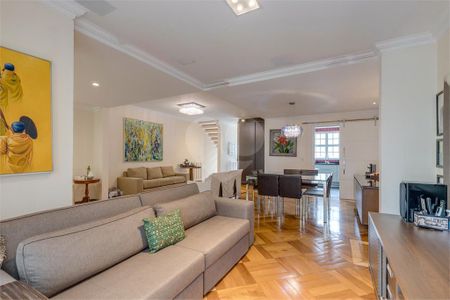 Casa à venda com 276m², 3 quartos e 4 vagas