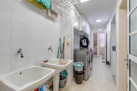 Casa à venda com 276m², 3 quartos e 4 vagas